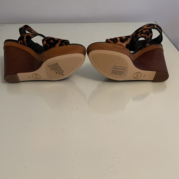 Michael Kors leopard wedge sandal never worn no box - Picture 5 of 5
